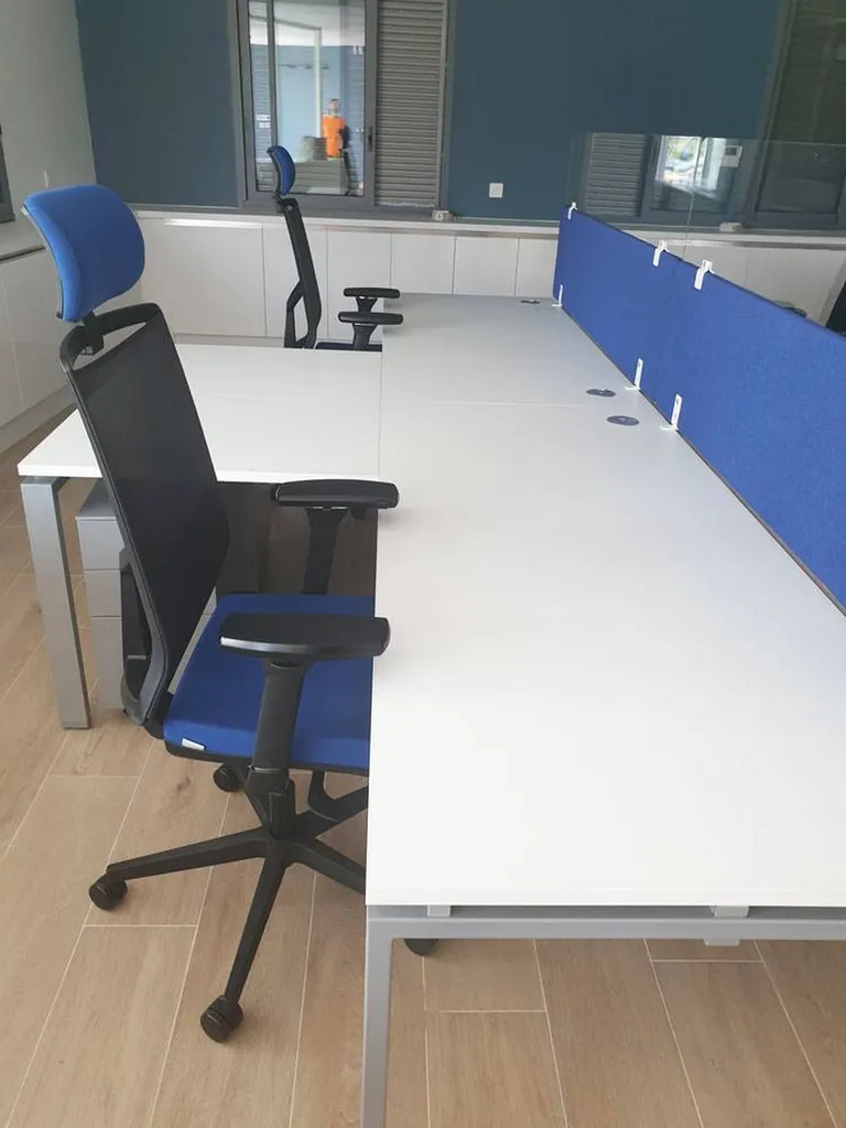 Bureau avec retour pour un open-space à Montpellier