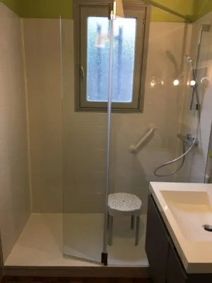 Remplacement baignoirte par douche senior sécurisée Six Fours Les Plages Var (83)