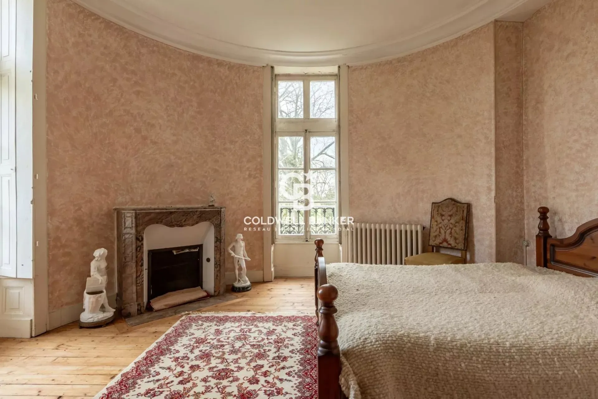 bien immobilier d’exception en pleine nature proche Le Mans avec accès rapide à Paris