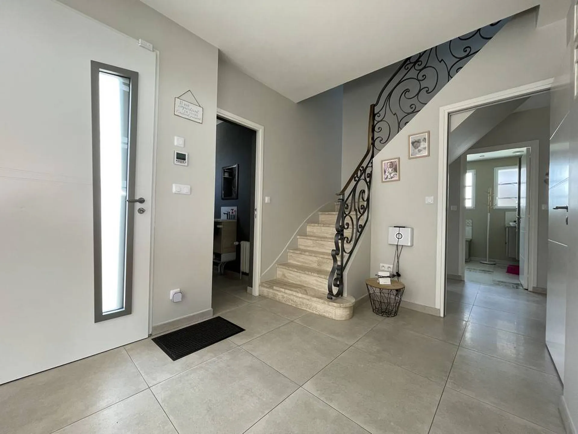 Maison contemporaine de 178m² bâtie sur son terrain de 1 230m² proche des commerces, en Seine Maritime, 76.