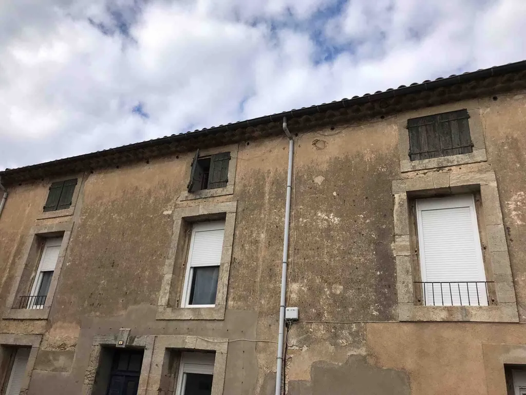 Rénovation de la façade principale d’une maison de village à Boujan-sur-Libron