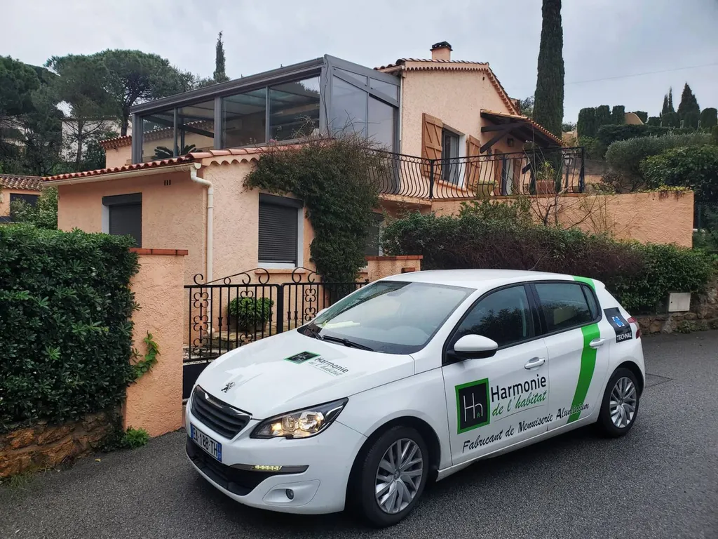 Superbe véranda en Aluminium Technal installée dans une propriété près de Gardanne
