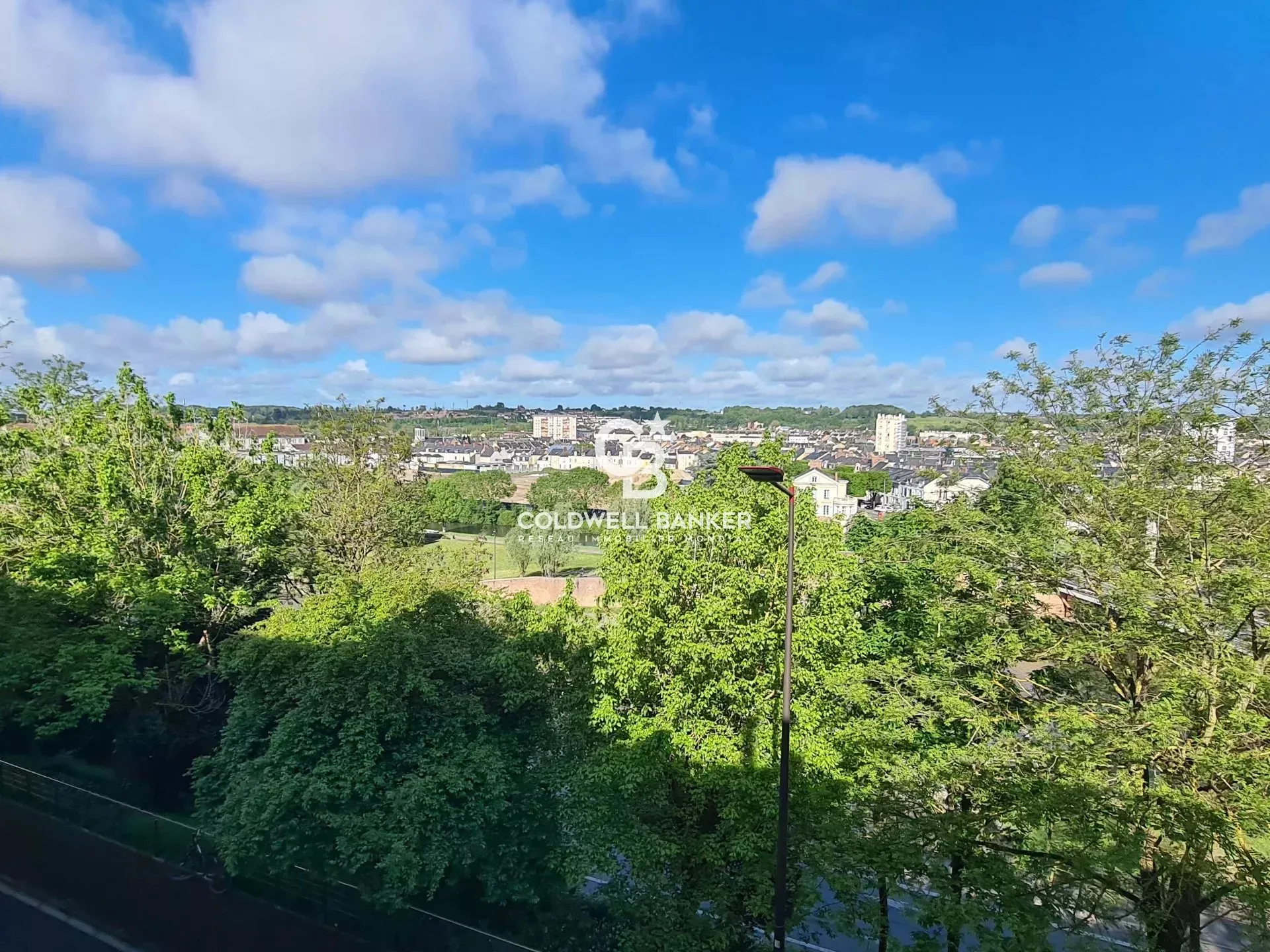 maison à vendre au mans avec une vue dégagée sur la sarthe