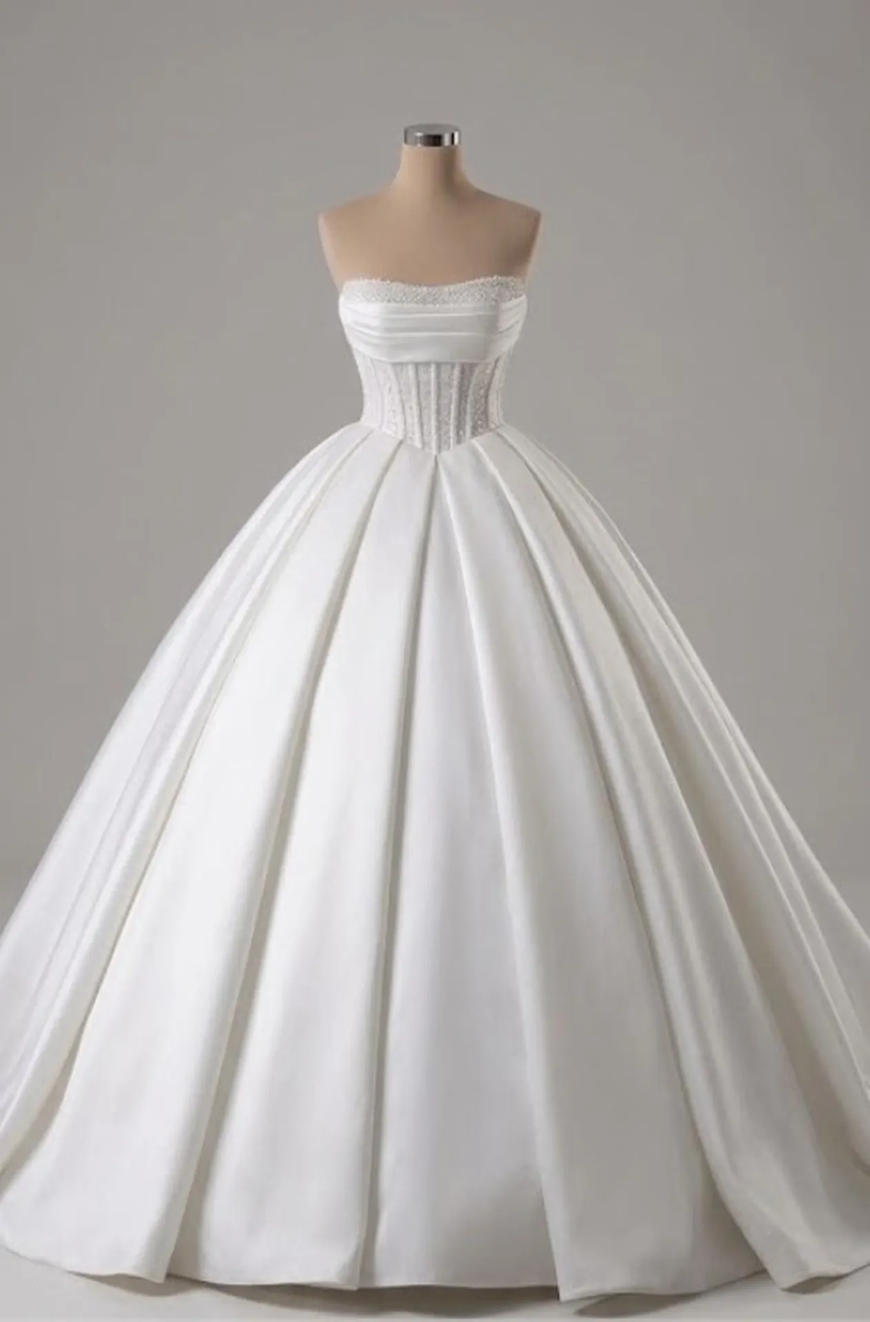 Robe de mariée Liza : l’élégance satinée d’un modèle princesse de la collection 2026 près de Marseille