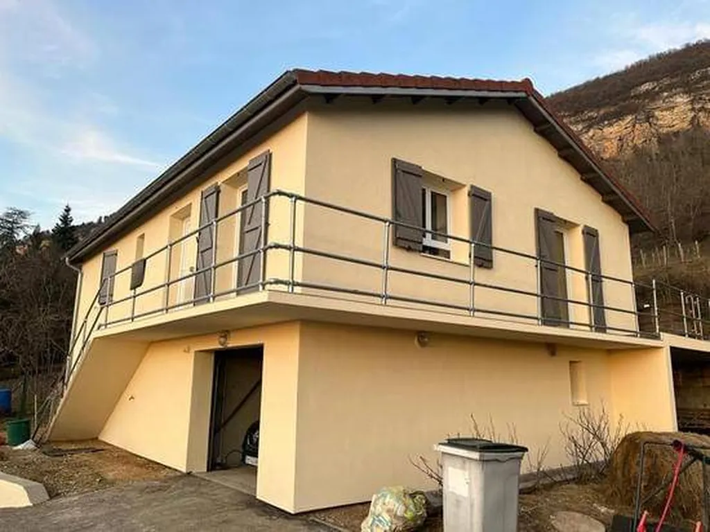 Isolation thermique extérieur façade maison Ain