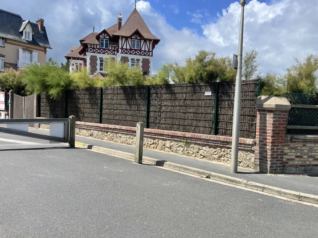 Installation de Clôture brande de bruyère naturelle, Occultations paysagères et Brise-vue haut de gamme à Cabourg dans le Calvados 14 et ses Alentours