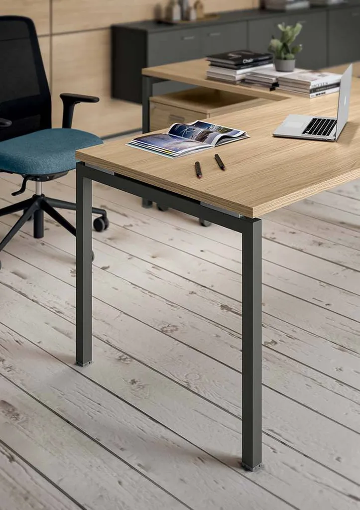 Table rectangulaire avec retour IDÉA+01 à Arles