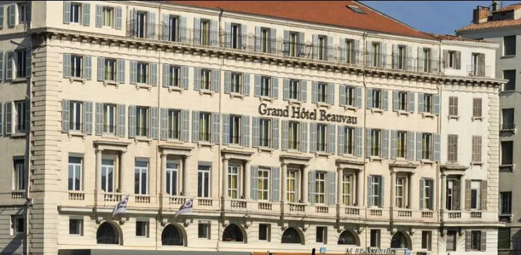 Hôtel 4 étoiles Marseille Provence / GRAND HÔTEL BEAUVAU Marseille Vieux-Port