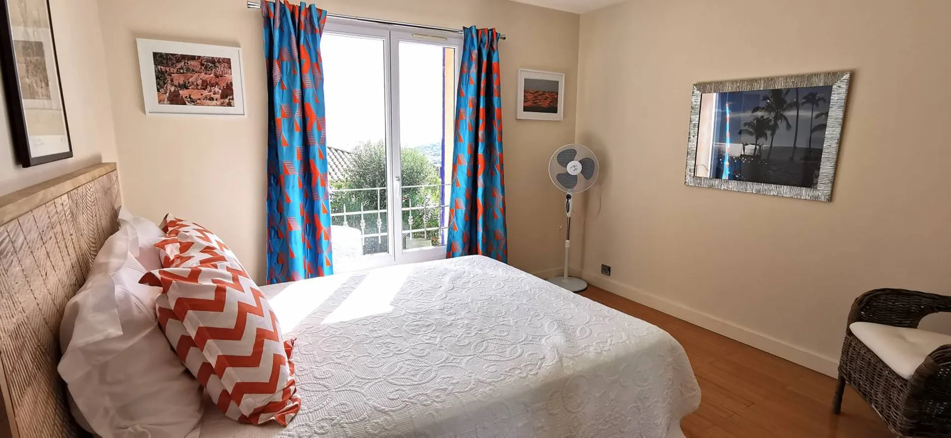 Cassis -   maison individuelle rénovée & climatisée avec terrasse vue mer, piscine et garage