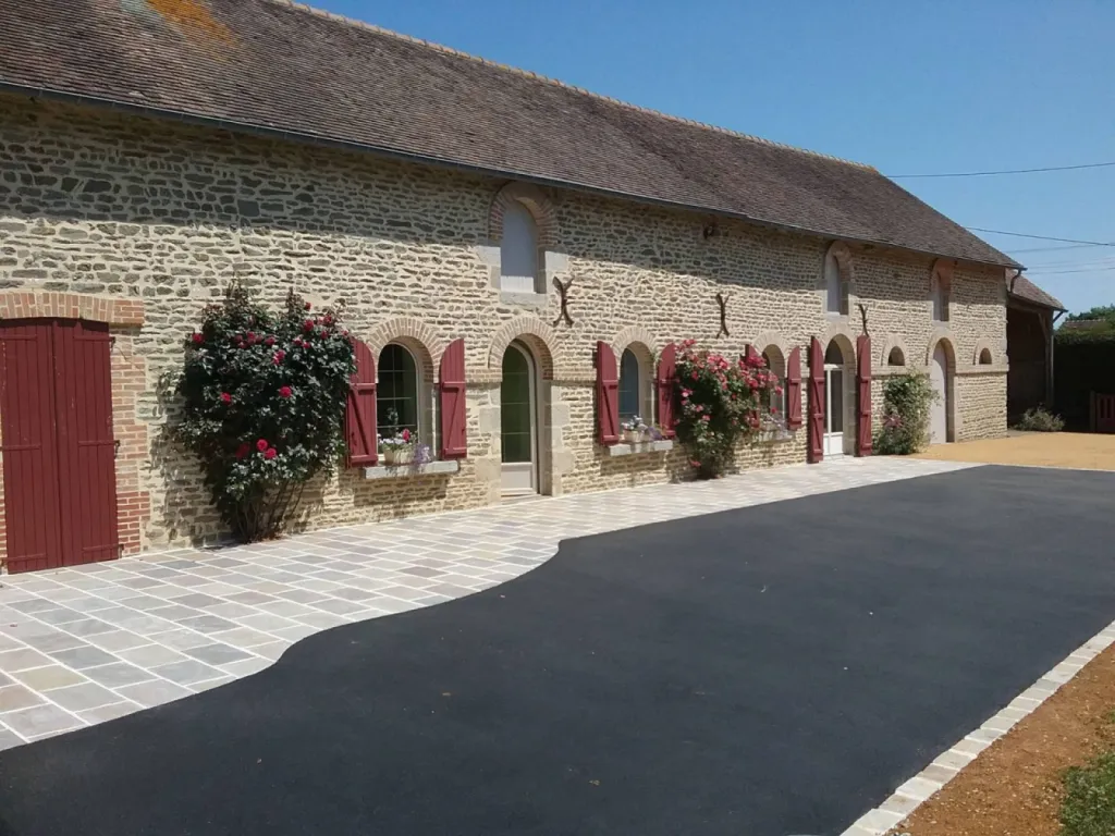 Entreprise spécialisée dans le goudronnage enrobé pour maison à Strasbourg dans le Bas-Rhin 