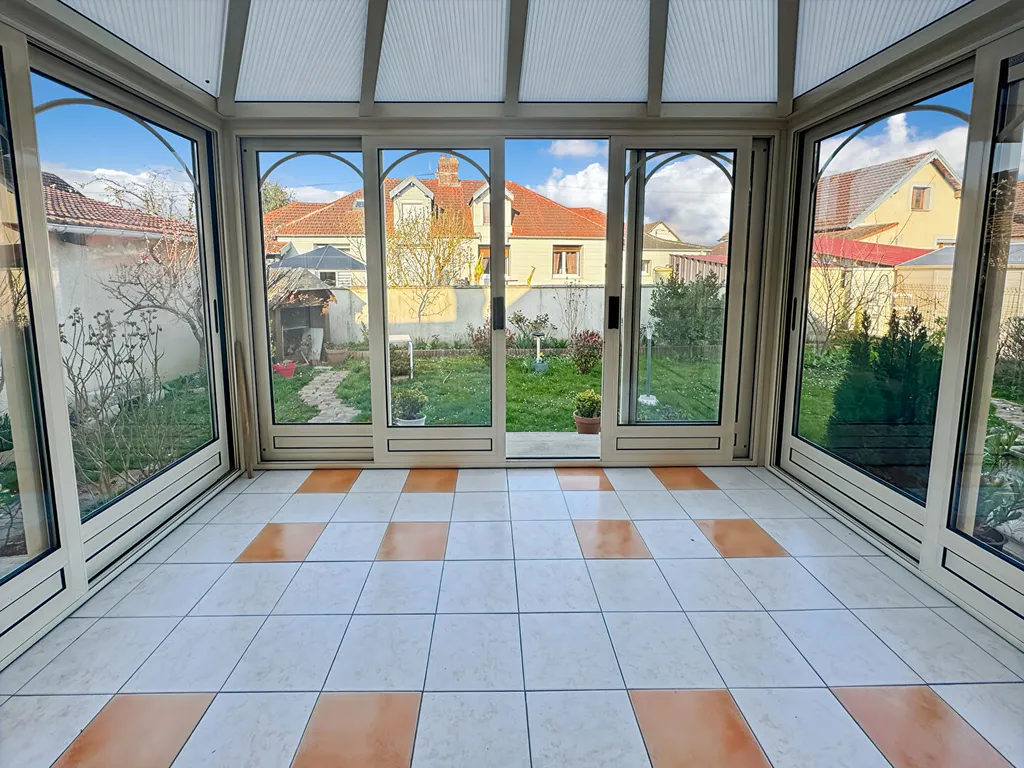 À vendre, joli pavillon de 88m² sur un terrain de 387 m² situé à Saint-Aubin-les-Elbeuf 76410