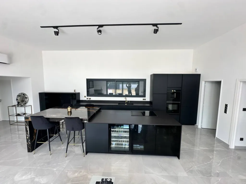 cuisine noire mat