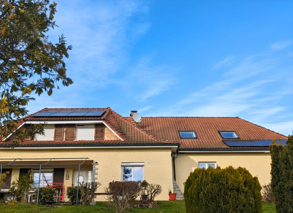 Installation solaire 6kWc avec batterie virtuelle mylight à Thiers dans le Puy-de-Dôme (63) par 3 Baies