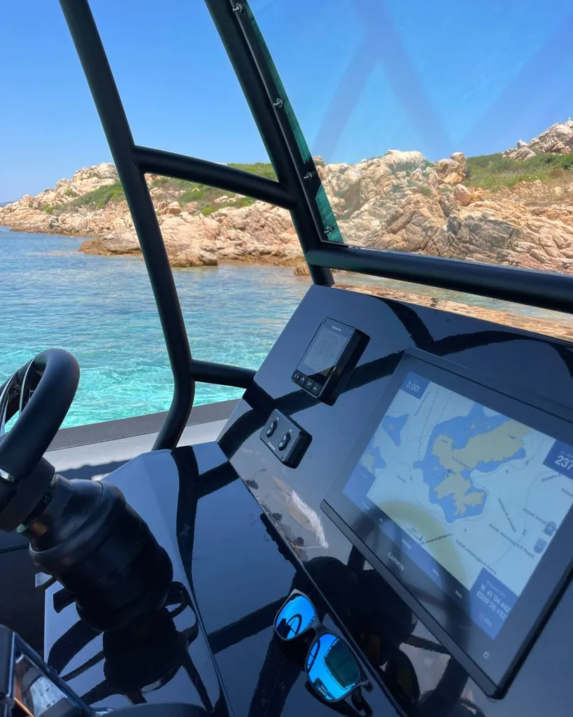 Semi rigide de 10 mètres d'occasion disponible immédiatement