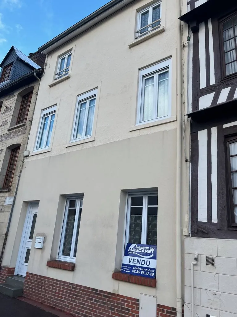 Maison de ville en excellent état - Centre ville de Caudebec en Caux - 3 chambres + 1 bureau