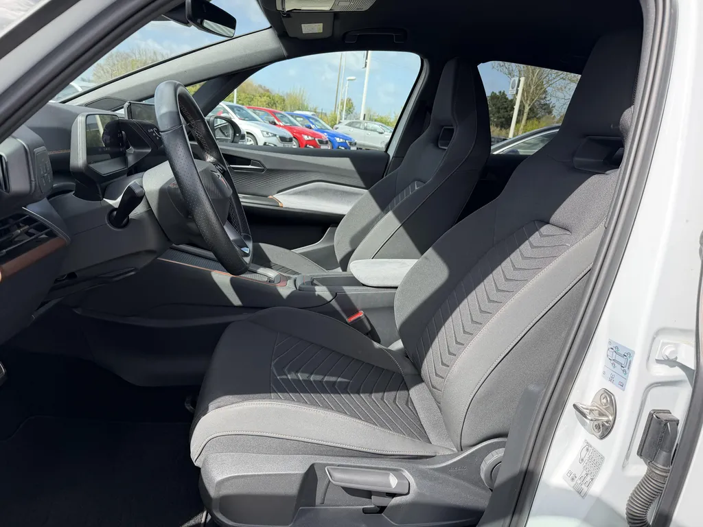 Découvrez cette CUPRA Born électrique d'occasion 230 ch Batterie XL disponible chez votre concessionnaire proche du Havre