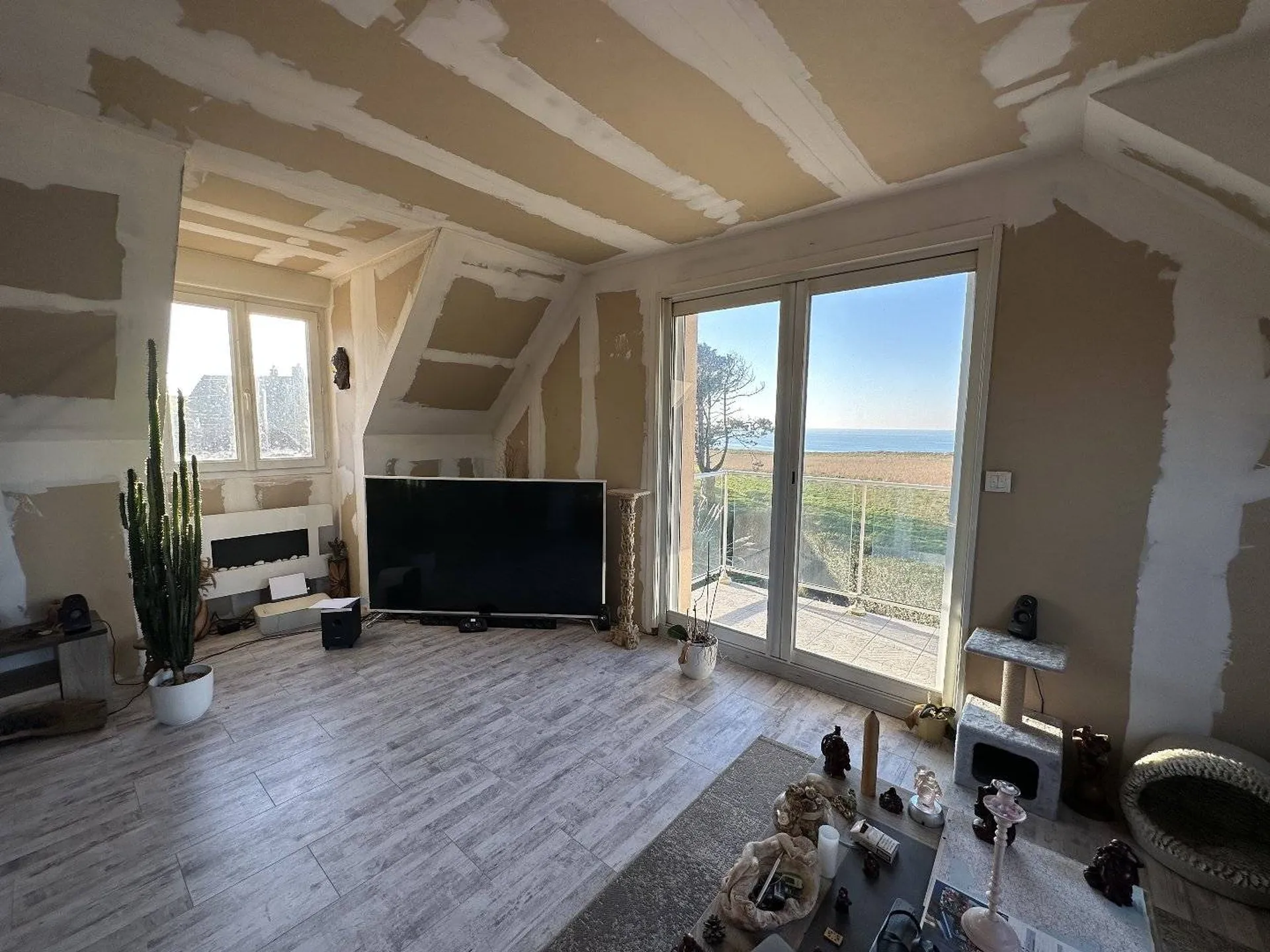 A vendre maison contemporaine 5 chambres de 168.18m² avec vue sur la mer, en Normandie