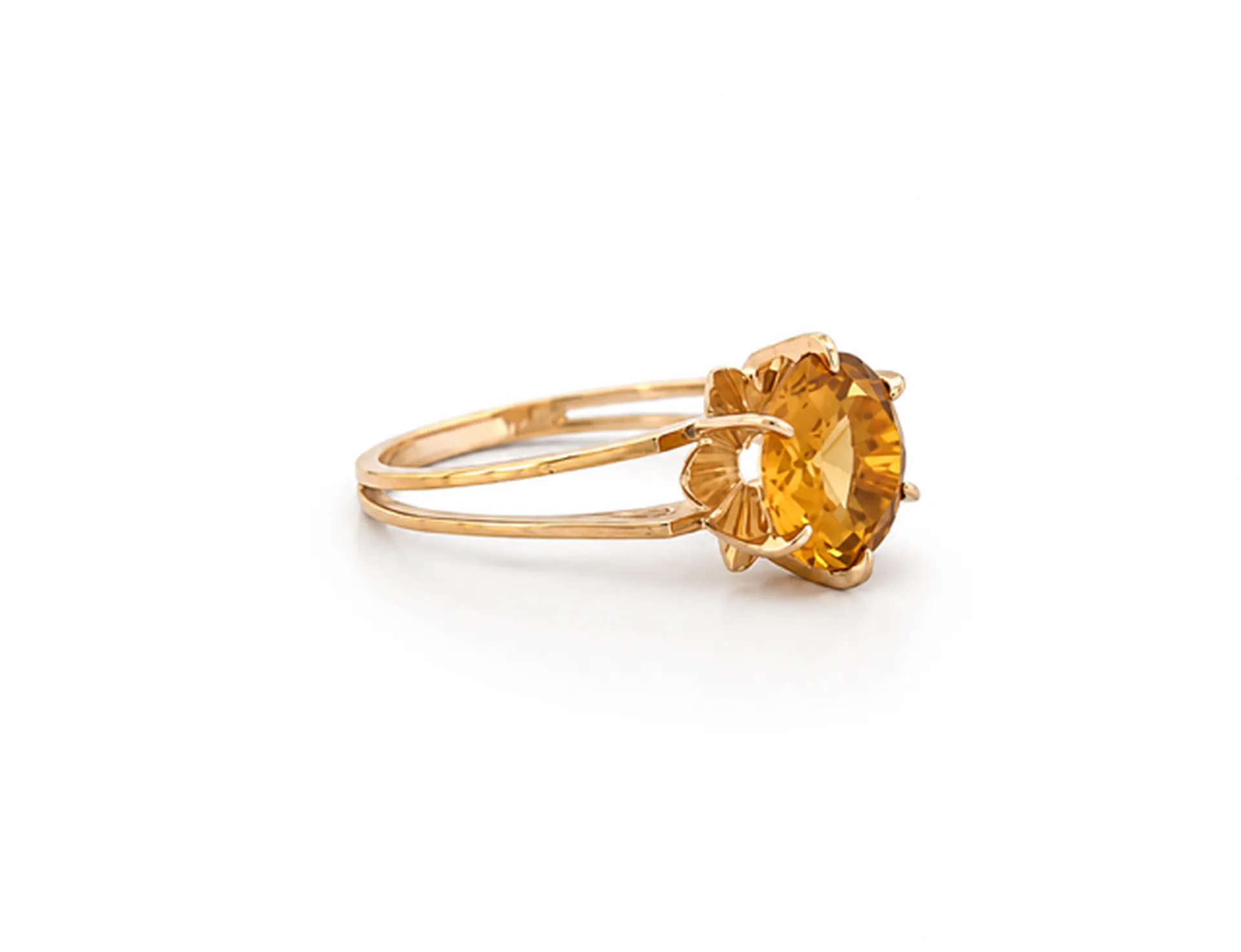 Saphir jaune chauffé taille brillant d’environ 2,9 carats – Bassin d’Arcachon