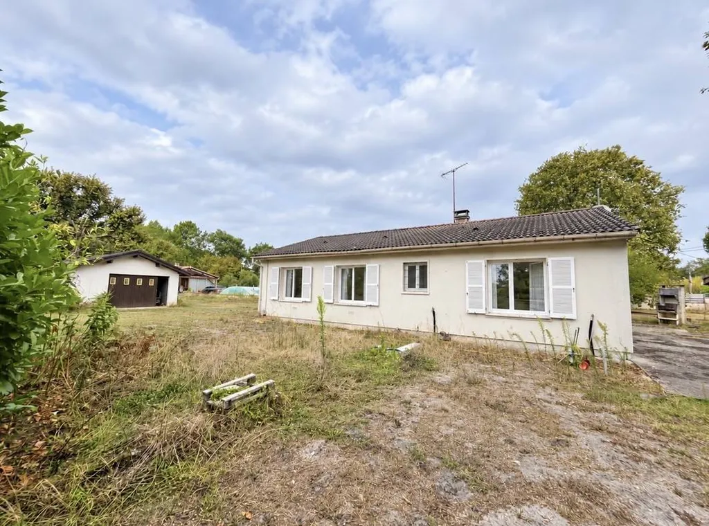 SAINT JEAN D'ILLAC, maison de 4 chambres sur 4360m² de jardin avec piscine