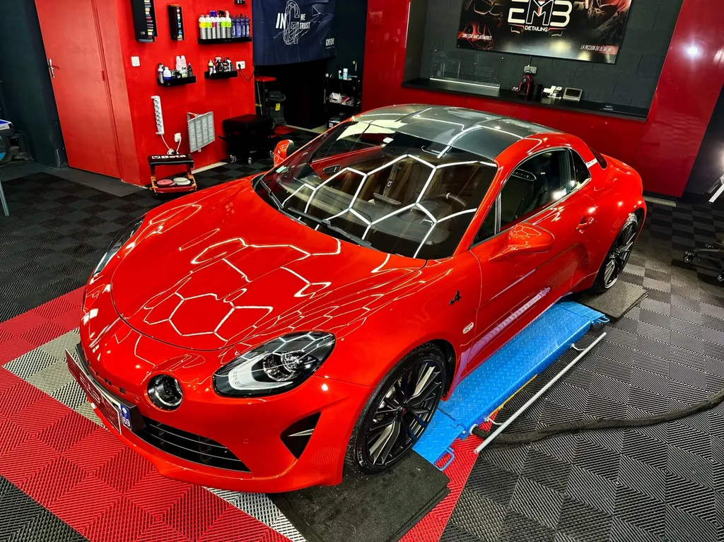 Spécialiste Protection carrosserie film PPF et traitement céramique Lyon Alpine A110 