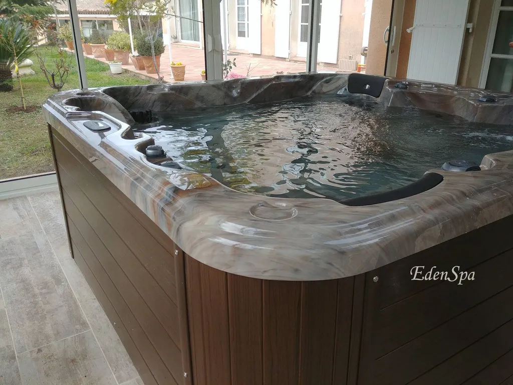 spa familial veranda 5 places la bouilladisse