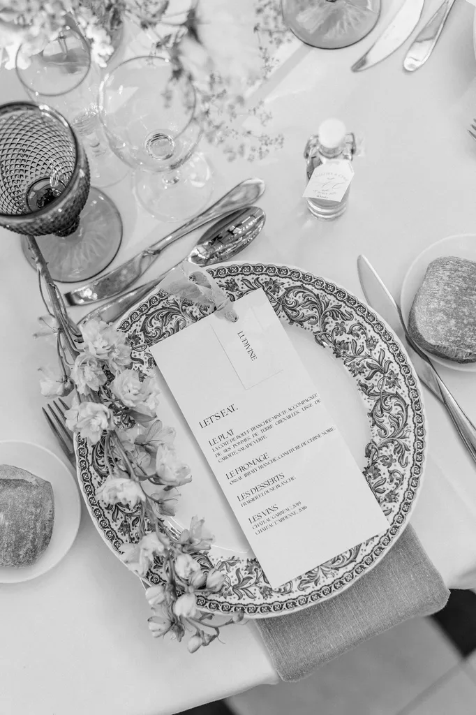 Aurore et Cyril : Mariage élégant sous la verrière du Domaine de la Fauconnie - Les Mariages de Mademoiselle L - Tatiana Fomina