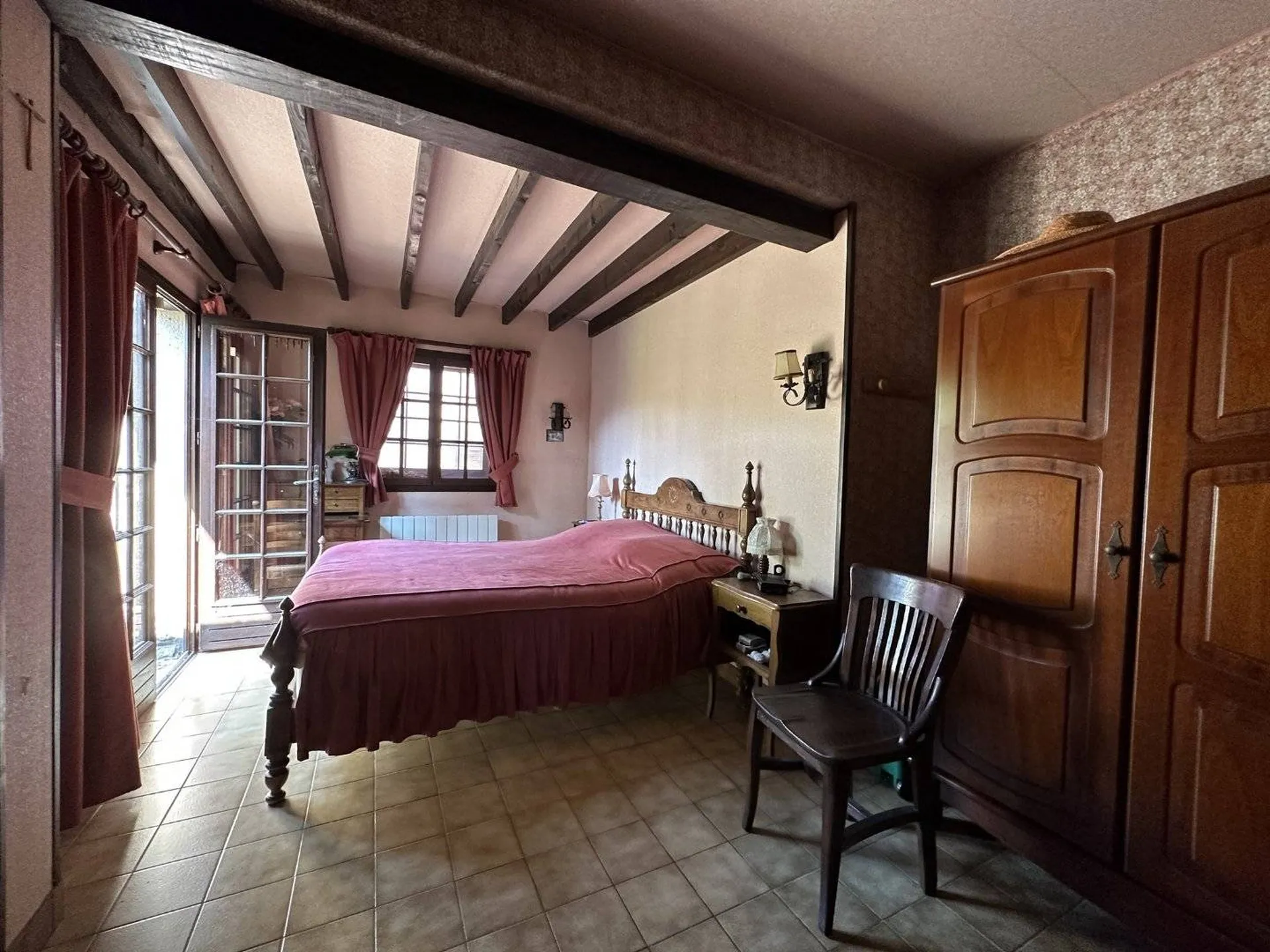 A vendre maison de plage à 7 minutes à pieds de l'eau et des commerces.