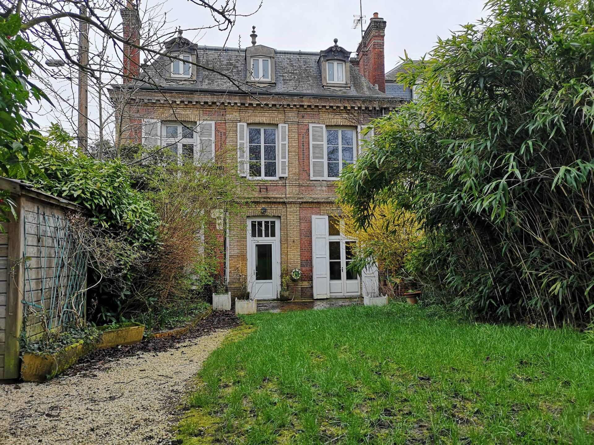 En vente Maison de Maitre dans le coeur de Lisieux 14100