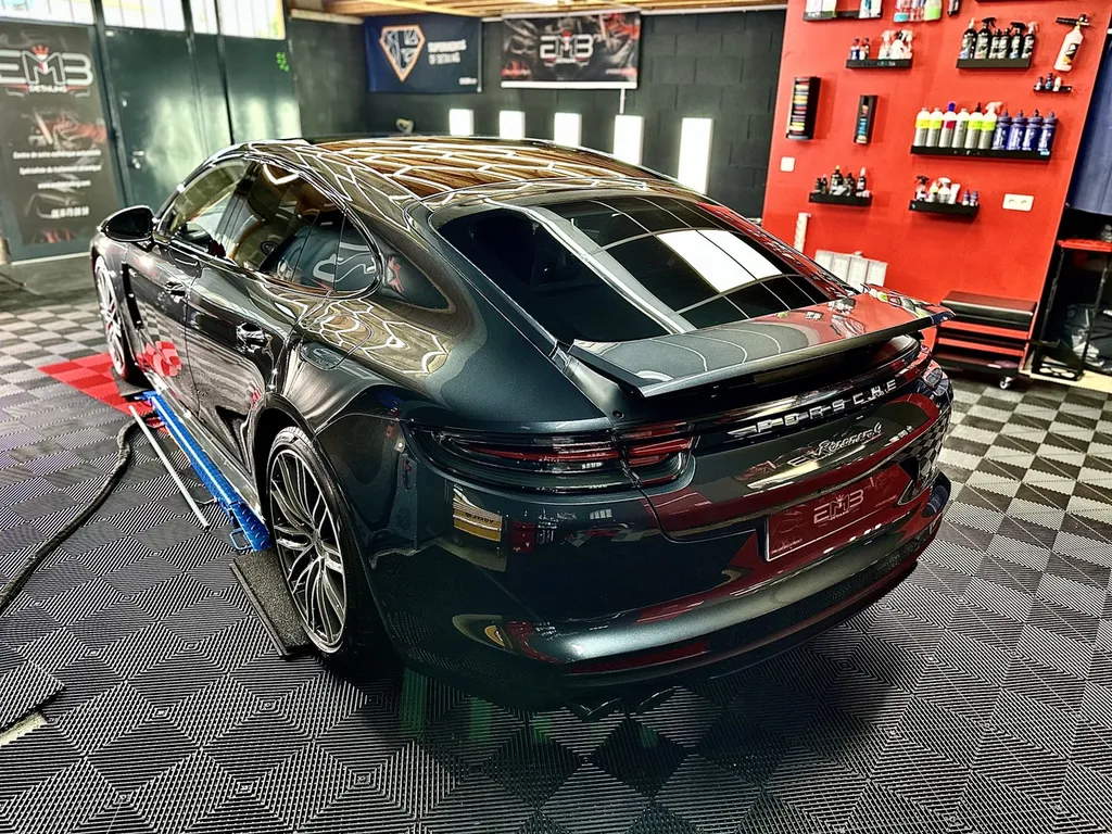 DETAILING Lyon traitement céramique carrosserie Porsche panamera 