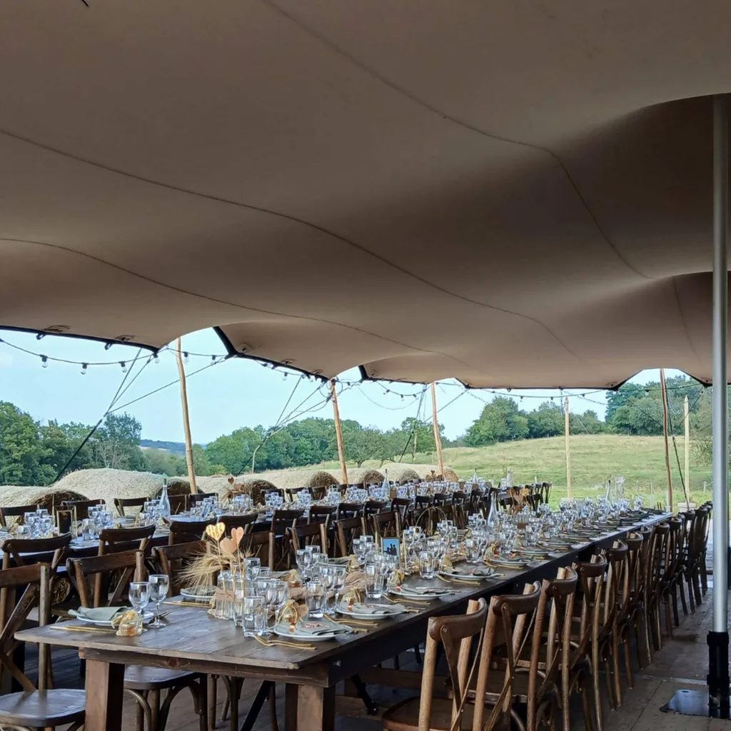 Location de Chapiteaux, Mobilier et Stands en Rhône-Alpes et Grand Est