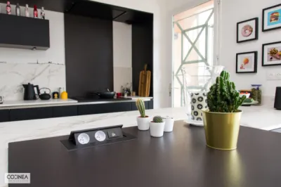 Cuisiniste pour cuisine sur mesure avec systemat noir et dekton aura à Blagnac