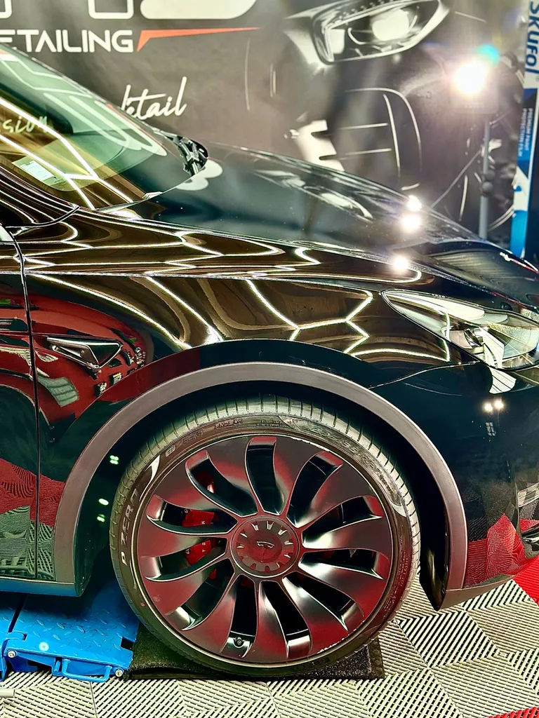Protection carrosserie PPF Lyon plus traitement céramique carrosserie Tesla model Y Perf 