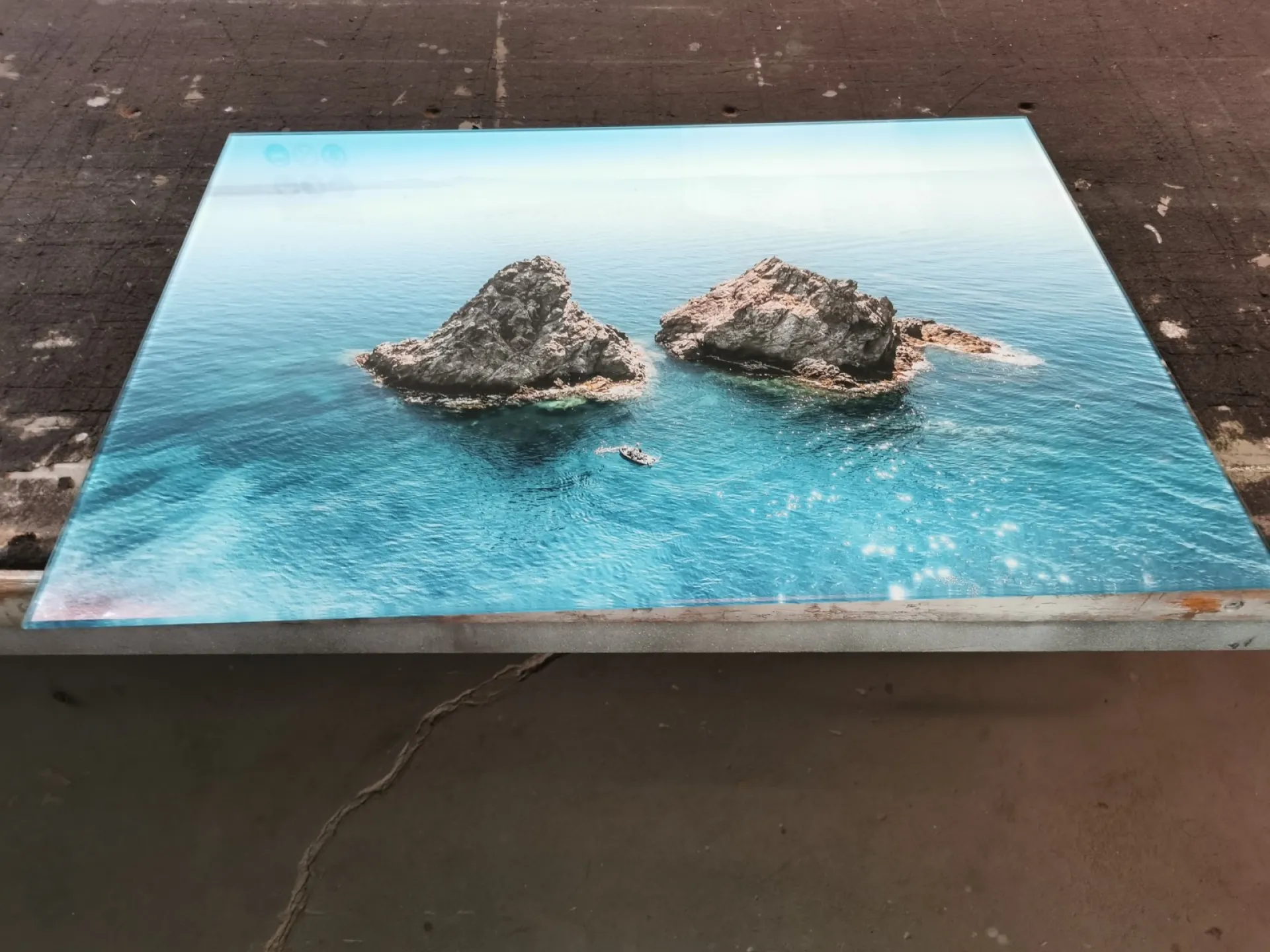 Création d'un fond de hotte en verre personnalisé près de Salon de Provence