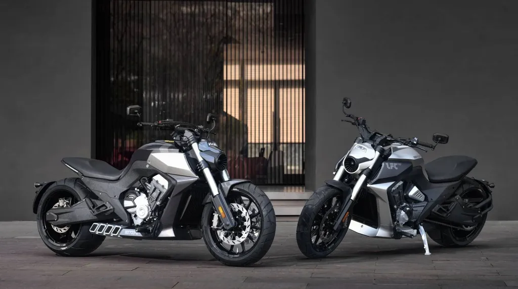 BENDA MOTORCYCLE LFC 700 SANARY SUR MER