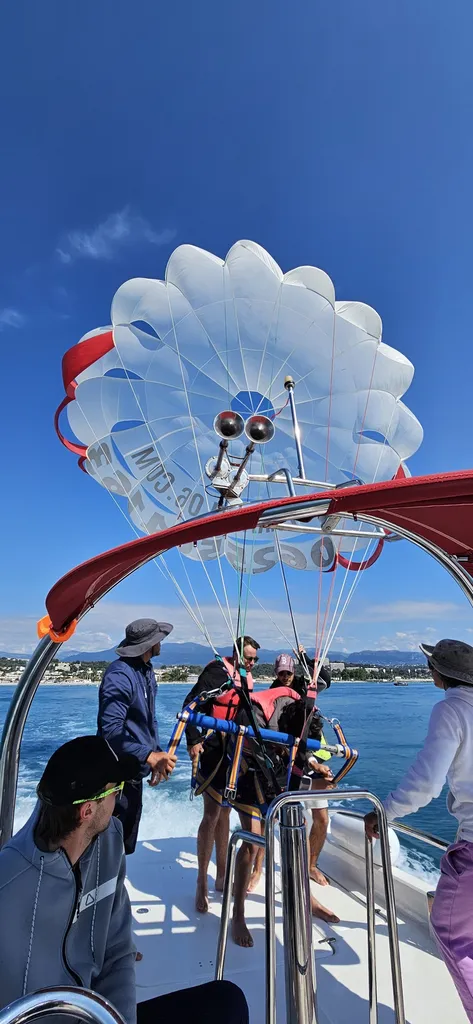 Départ parachute ascensionnel port méditerranée Six Fours