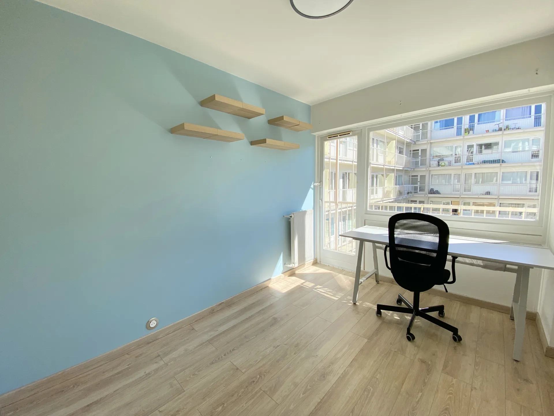 Le Pecq- Appartement de 4 pièces en étage élévé avec ascenseur, lumineux et situé dans une résidence avec gardiens et espaces verts
