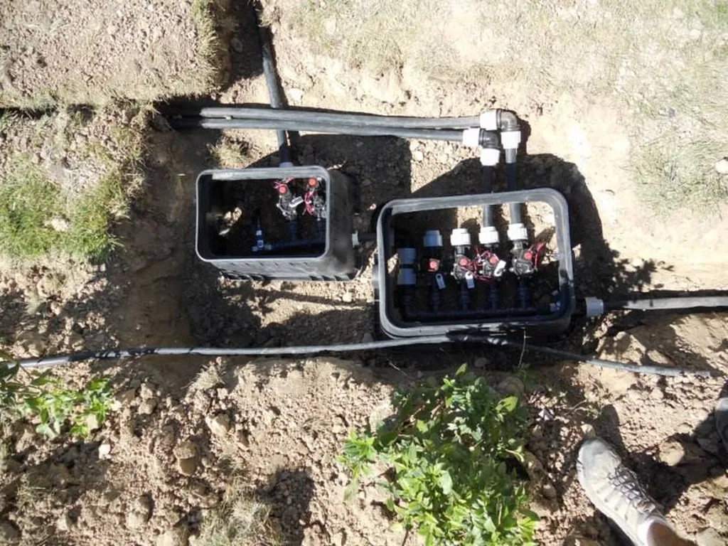 Création d'un système d'arrosage automatique par l'entreprise Les Jardins de Romain.