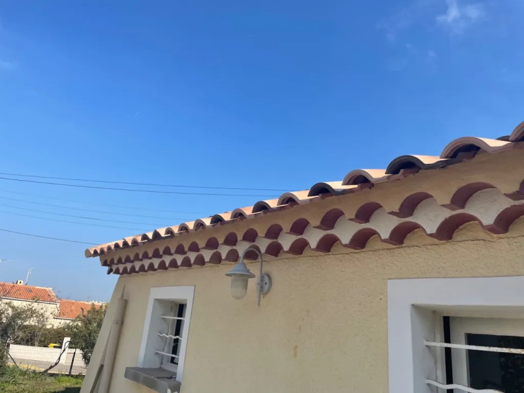 pose enduit de finition sur genoise sur chateauneuf les martigues