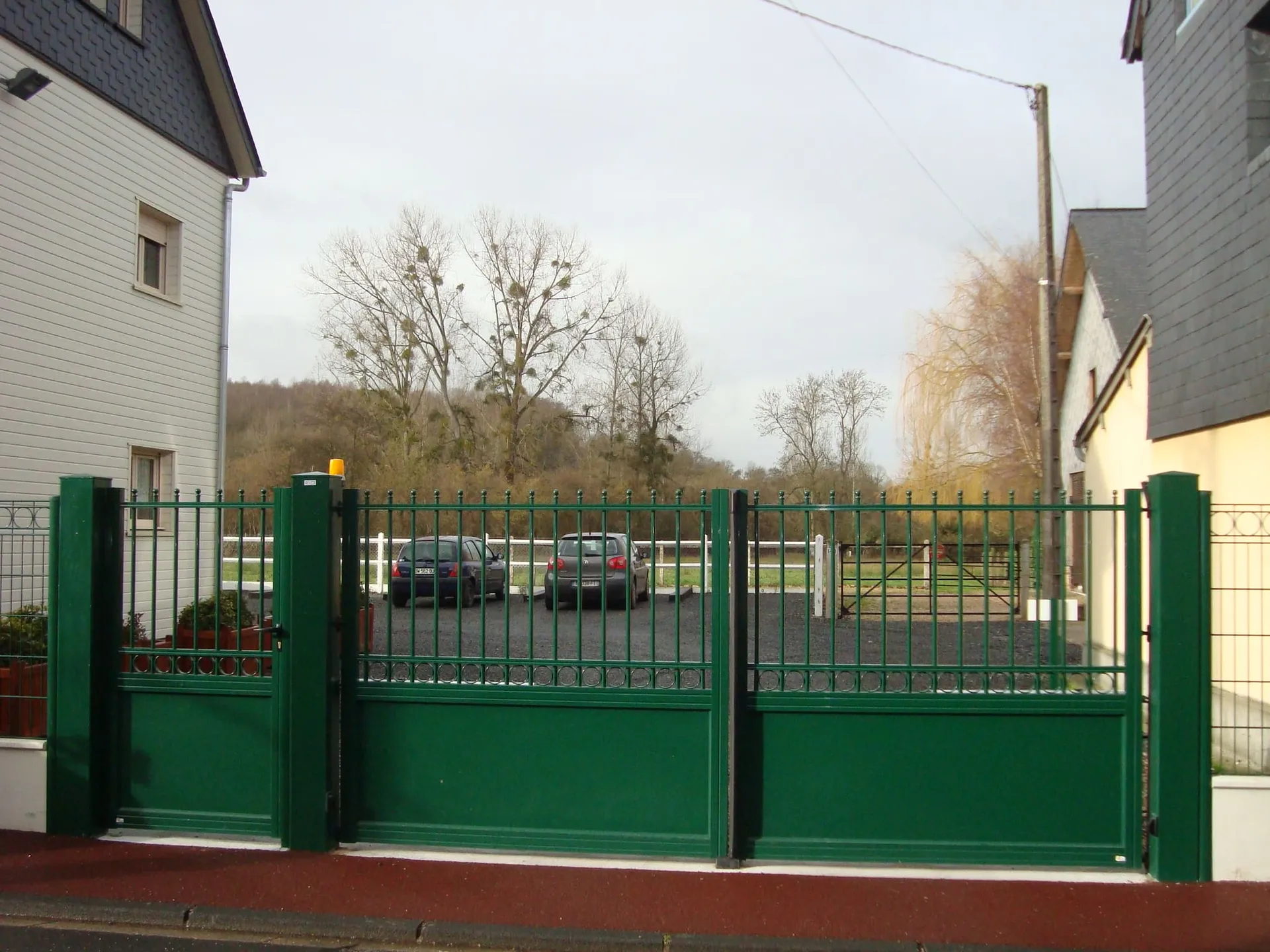 Installation de Portail de copropriété motorisé, Sécurisation d'accès et Fermetures collectives à Pont-l'Évêque dans le Calvados 14 et ses Alentours