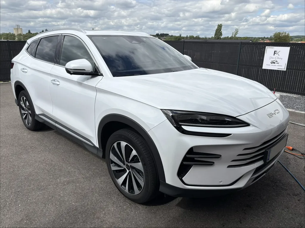 Detailing extérieur SUV hybride