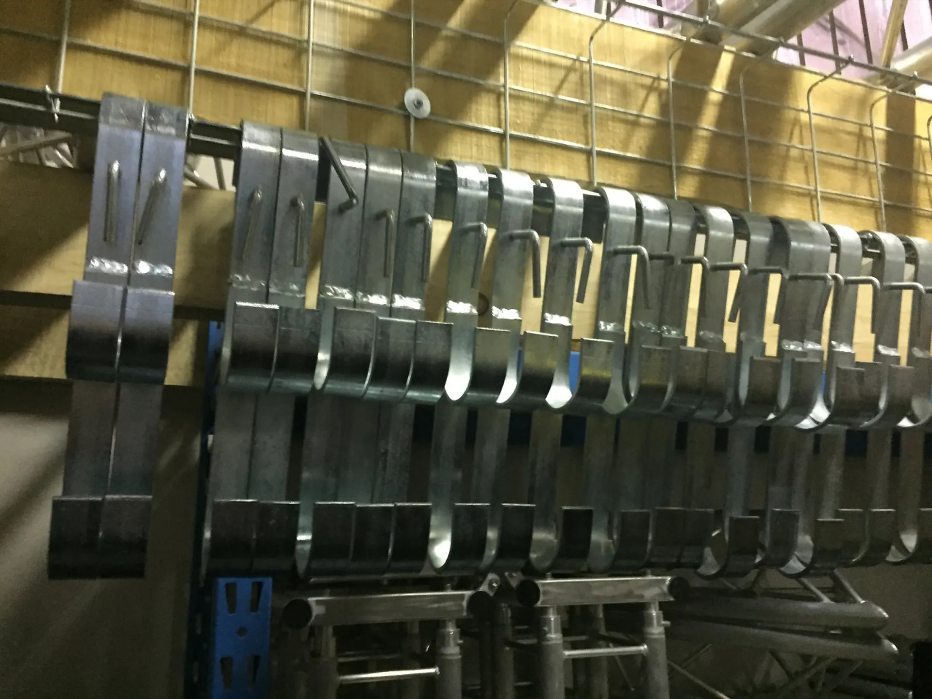 CROCHET POUR PONT DOUBLE PASSAGE DE CABLES ALU