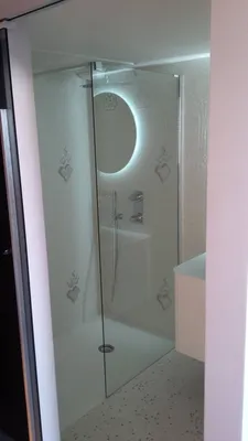 paroi fixe avec verre transparent lyon