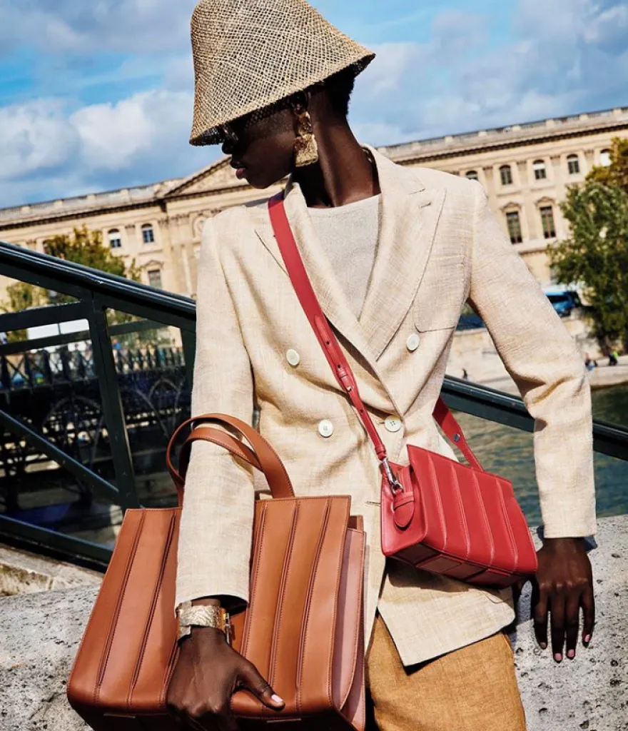 Le sac Whitney chez MaxMara pour un lookchic et intemporel crée par Renzo Piano.