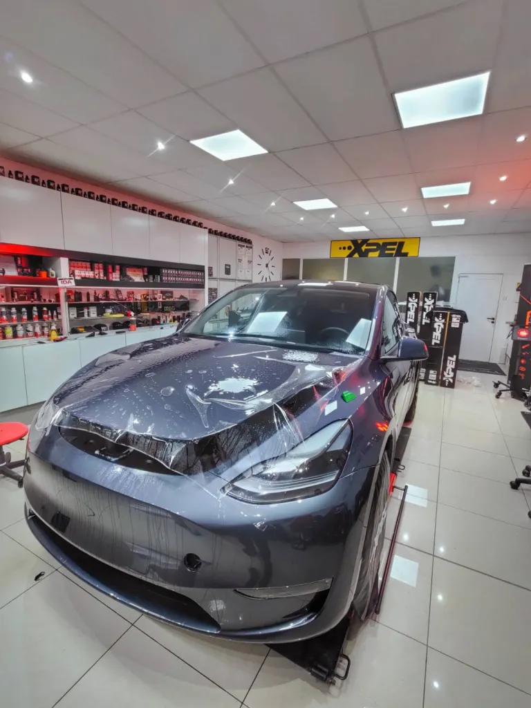 TESLA MODEL Y - PROTECTION PPF XPEL + CERAMIQUE GTECHNIQ A VALENCIENNES