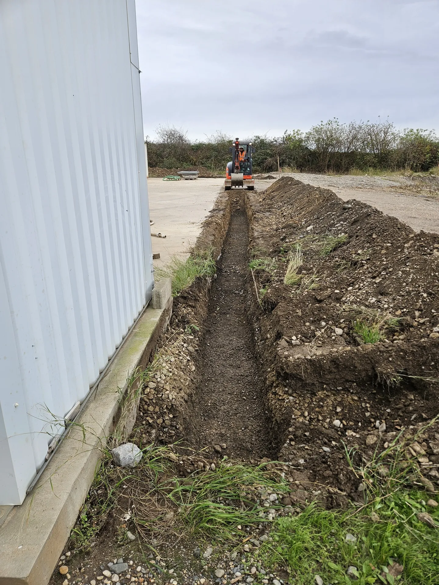Devis pour chantier de terrassement et VRD à Saint-Pierre-de-Chandieu (Rhône) : Création de tranchées, pose de réseaux Plymouth et installation de regard
