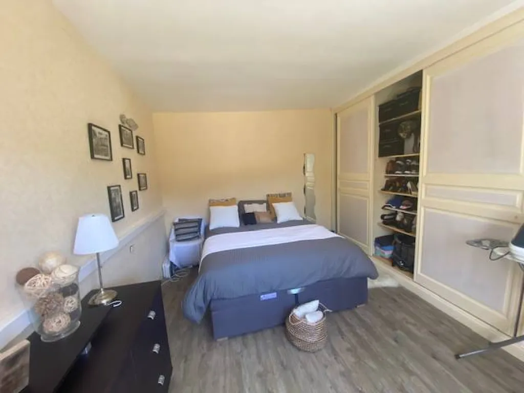 A vendre longère de 183 m² habitable édifiée sur un terrain de 800 m² sur la commune de ST PIERRE LES ELBEUF