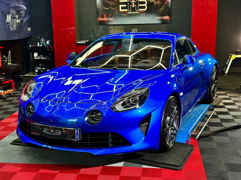 film de protection PPF alpine A110 Lyon traitement céramique protection carrosserie voiture de sport