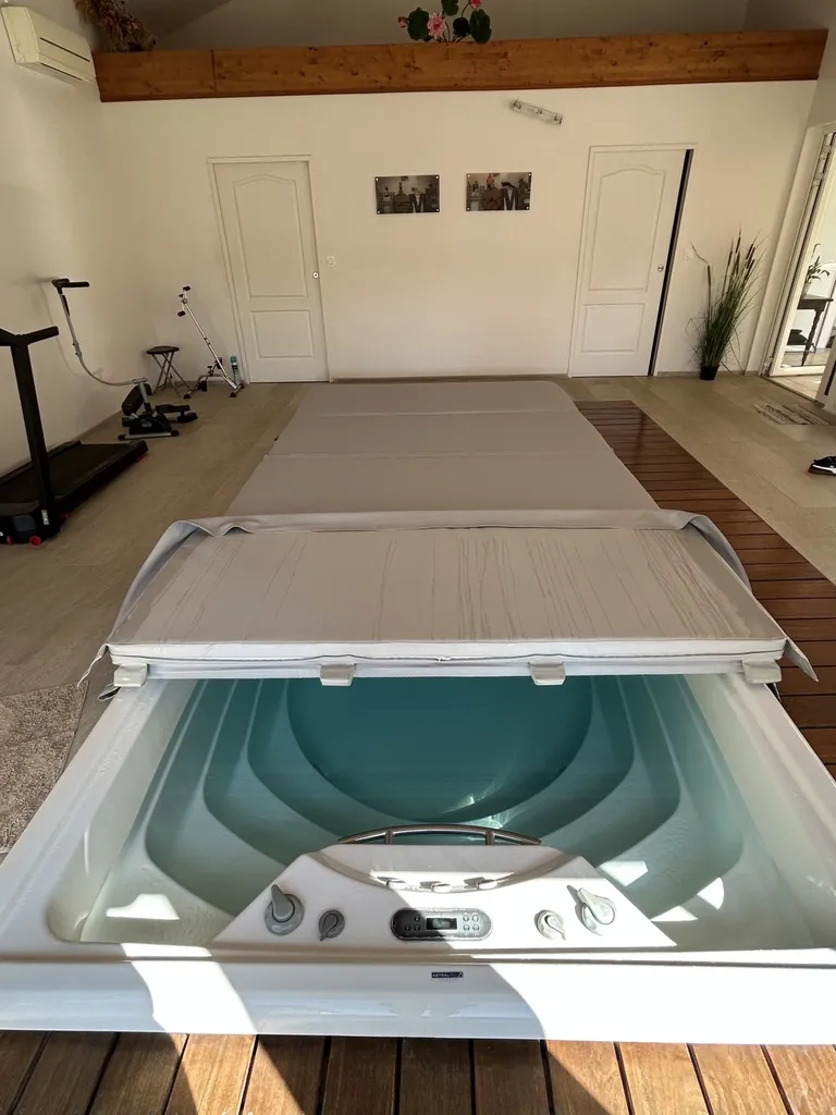 Réfection de couverture de spa proche de Bordeaux