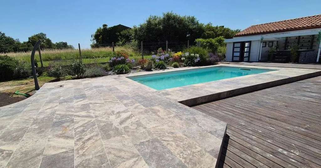 Où trouver du travertin Silver premium à Ambarès et Lagrave près de Bordeaux ?