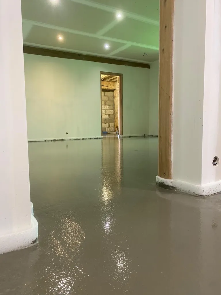 Pose de chape fluide à Louviers (27) : Expertise et Finition Parfaite